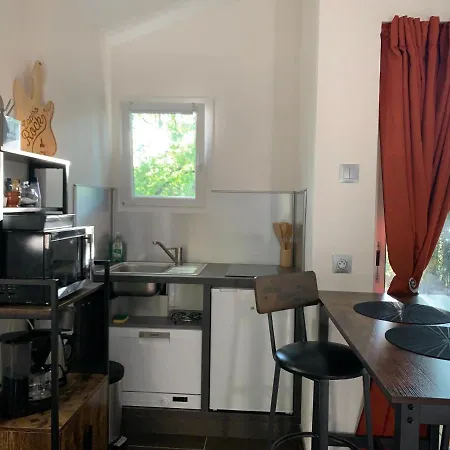 Apartament Le Mazet, Climatise Avec Acces Piscine Saint Alban Auriolles
